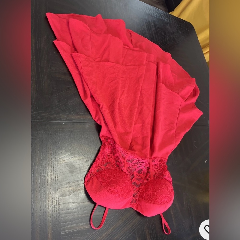 Elegant Red Lace Chemise